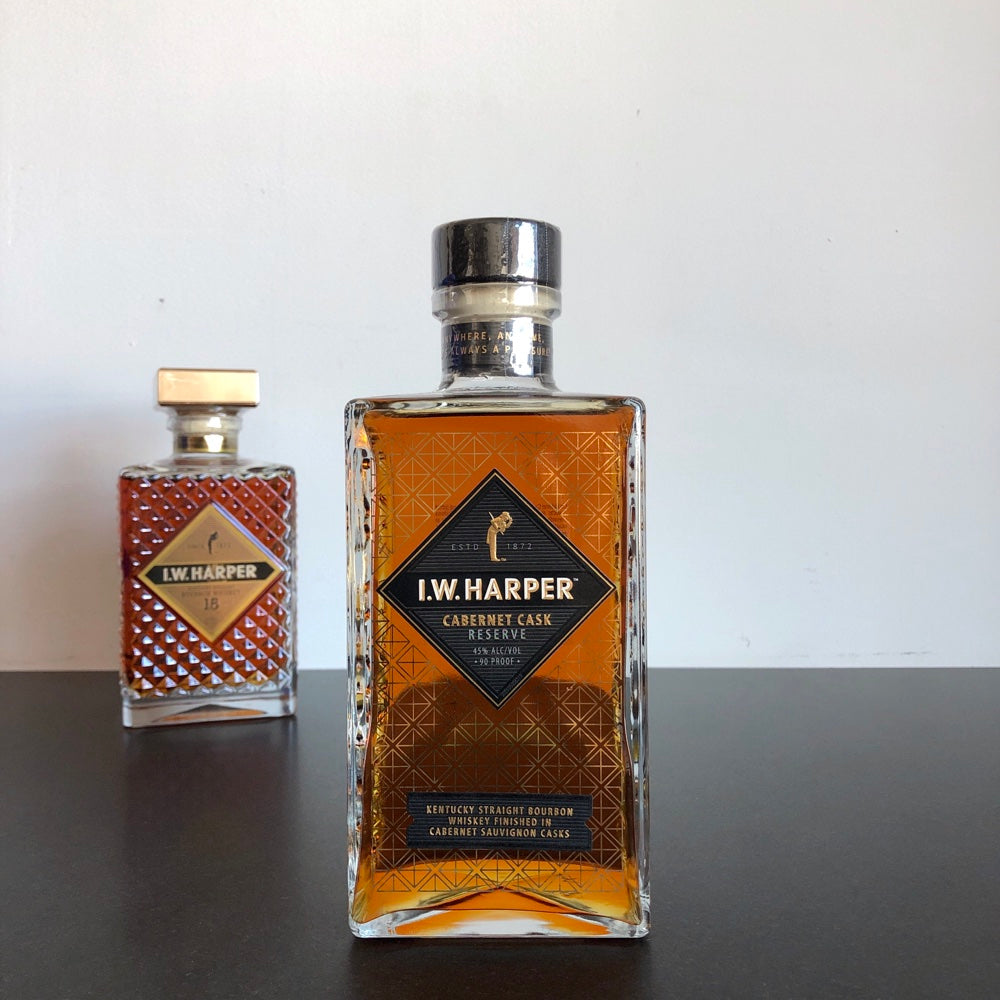 I.W. Harper Cabernet Cask Reseve Straight Bourbon Whiskey, Kentucky, USA